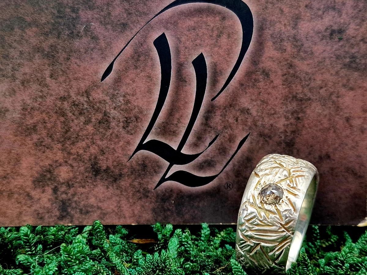 LeoLars-PABE Massiver Diamant Design Ring, Gr. 61 (19,5), aus 925er Silber, hell grau-brauner Diamant, wild schraffierte Oberflächen Struktur, Unisex, Unikat, Handarbeit
