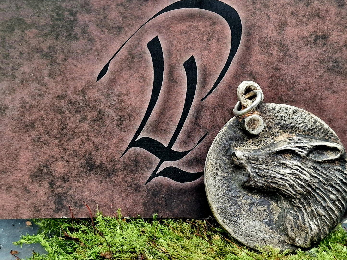 LeoLars-PABE Heulender Wolf Design Medaillon Anhänger aus 925er Silber, teilgeschwärzt, massiv, im Hexer Style, Unisex, Unikat, Handarbeit