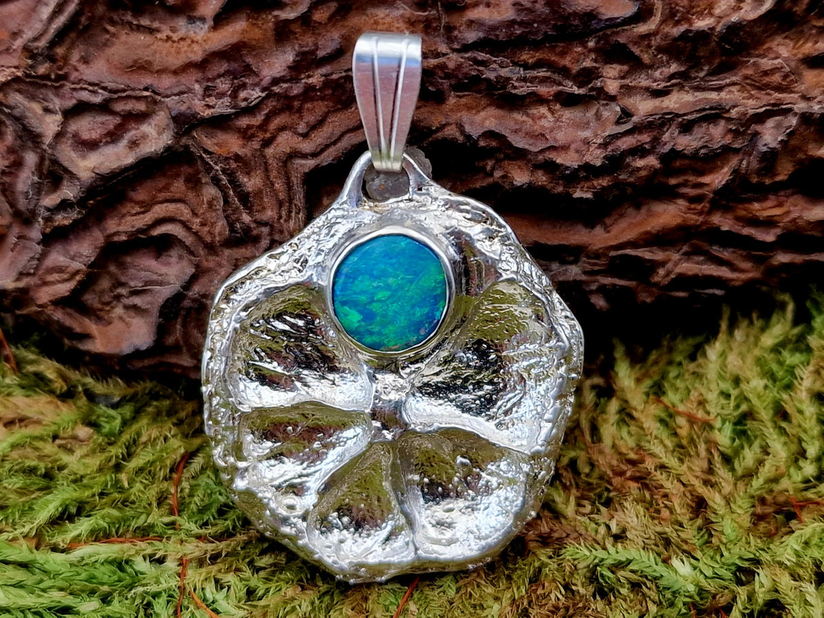 LeoLars-PABE Lightning Ridge Opal Design Anhänger aus 925er Silber, echte abgeformte Mini Zitronenscheibe, Opalfeuer in grün und blau, Unikat, Handarbeit, Unisex