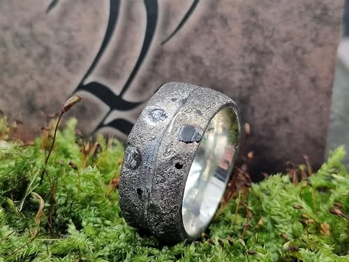LeoLars-PABE Grober teilgeschwärzter Sandguss Design Ring, Gr.62 (19,7), aus 925er Silber mit eingegossenen grauen Saphir Kristallen, Unikat, Handarbeit