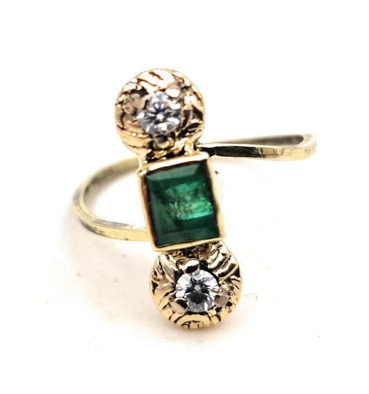 LeoLars-PABE Smaragd Design Ring, Gr. 56 (18), aus 585er Gelb Gold mit zwei Moissaniten, handgeschmiedet, Unikat, Handarbeit
