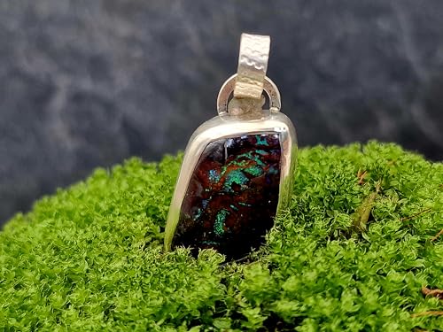 LeoLars-PABE Boulder Opal Anhänger aus 925er Silber mit herrlichen grünen Opalfeuer, 18x13,9mm, hendgefertigte Schlaufe, Unikat, Handarbeit