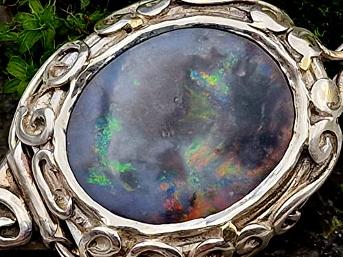 LeoLars-PABE Spiegel Medaillon mit Mintabie Dark Opal und Granat aus 925er Silber, Schneewitchen Spiegel, verspielt, verziert, Unikat, Handarbeit