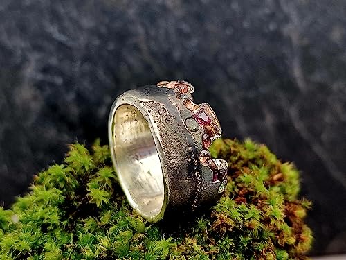 LeoLars-PABE Vulkan Design Ring, Gr.61, Sandguss, aus 925er Silber mit eingegossenen echten Spinell und Rubin, geschwärzt, rauh, wild, natürlich, Unikat, Handarbeit