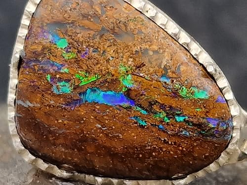 LeoLars-PABE Boulder Opal Design Anhänger aus 925er Silber in Krappenfassung diamantiertt und eismattiert, Opal mit herrlichem grün blauem Opalfeuer, Unikat, Handarbeit